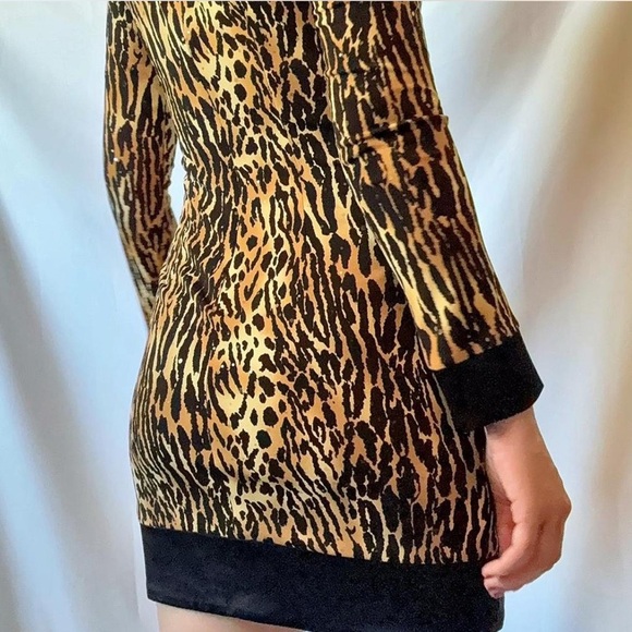 Cache Mini Dress - Picture 2 of 8